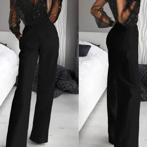Combinaison Femme Elégante Noire Décolleté Plongeant